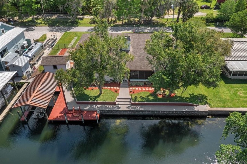 This 3 bedroom, 2 bathroom waterfront property situated along a - Beach Home for sale in Homosassa, Florida on Beachhouse.com