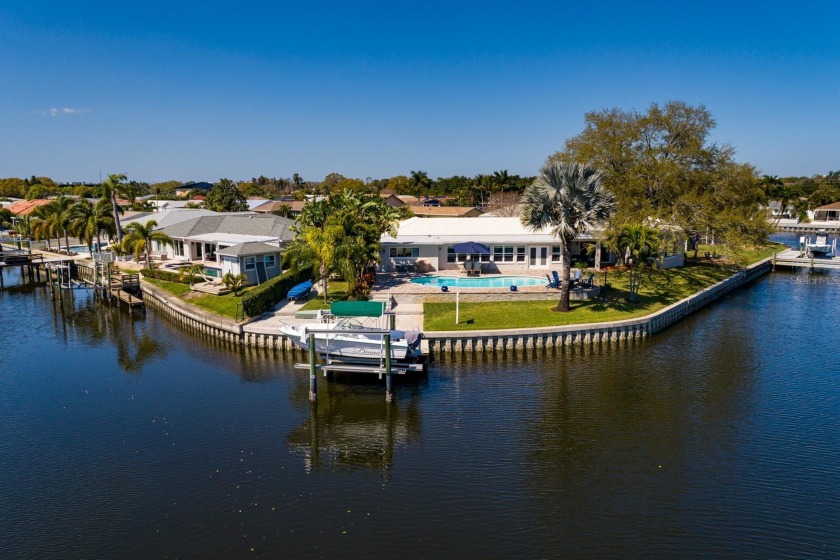 Welcome to your waterfront oasis located in the world's best - Beach Home for sale in St. Petersburg, Florida on Beachhouse.com