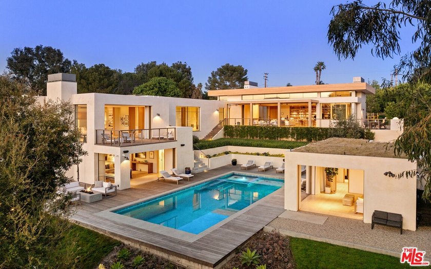 Completed in late 2024, this newly built Point Dume estate - Beach Home for sale in Malibu, California on Beachhouse.com