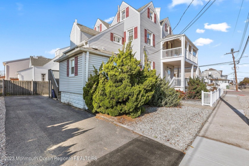 Enjoy the Winter, Spring, Summer and Fall in this magnificent - Beach Home for sale in Point Pleasant Beach, New Jersey on Beachhouse.com