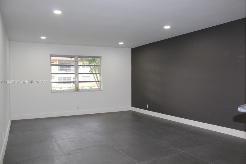 Beautifully Maintained 2-Bedroom, 2-Bathroom Condominium - - Beach Condo for sale in Dania, Florida on Beachhouse.com