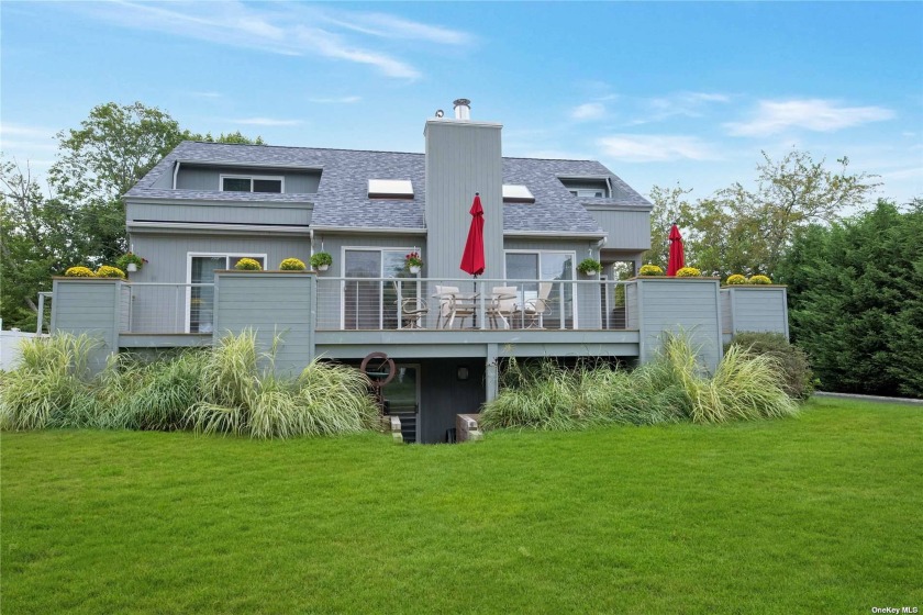 Beautiful, Sunny & Meticulously maintained Contemporary home - Beach Home for sale in Southold, New York on Beachhouse.com