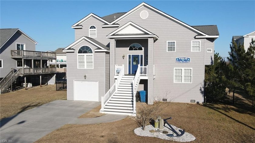 Beautiful custom designed and built home by renowned builder T - Beach Home for sale in Virginia Beach, Virginia on Beachhouse.com
