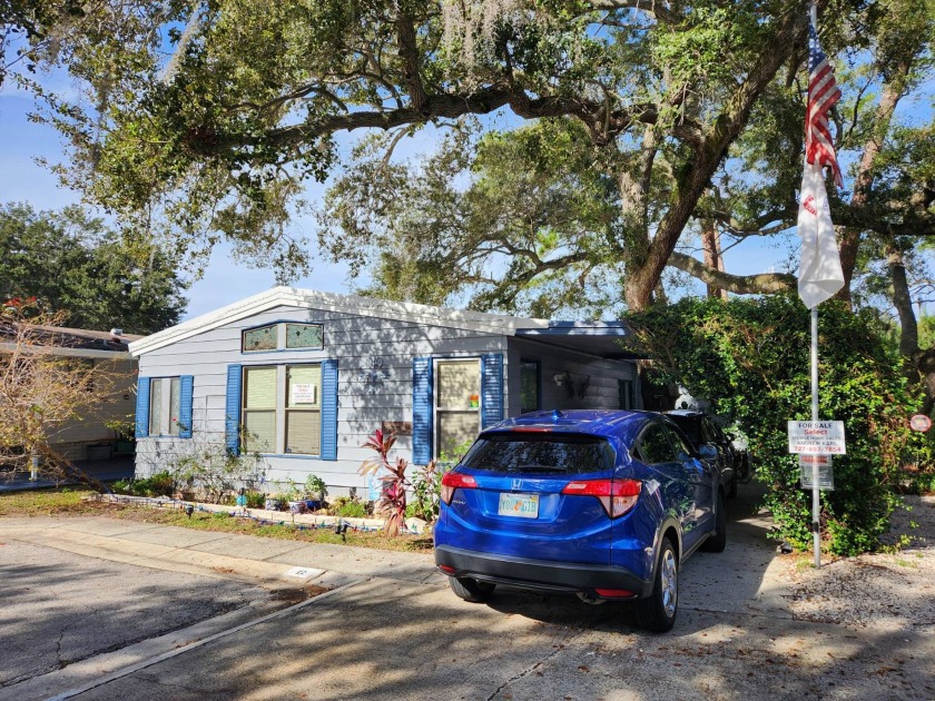 This beautiful waterfront 2 bed 2 bath 1,430 square foot home is - Beach Home for sale in Clearwater, Florida on Beachhouse.com