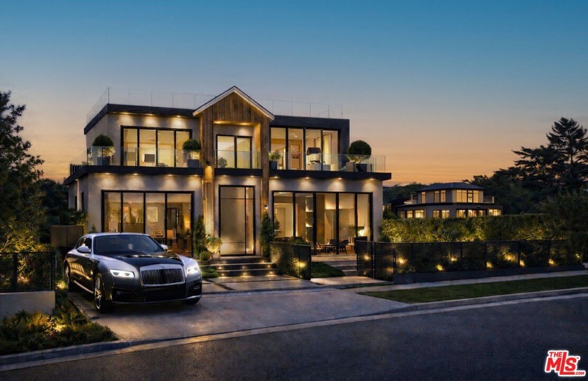 This exciting new build is expected to be completed later this - Beach Home for sale in Santa Monica, California on Beachhouse.com