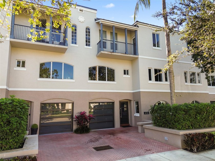 Where elegance meets effortless East Boca Raton living, this - Beach Townhome/Townhouse for sale in Boca Raton, Florida on Beachhouse.com