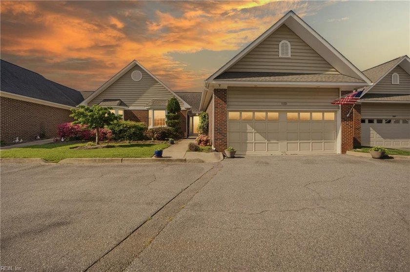 Beautiful Villa for sale in Atlantic Shores, a 55+ Co-Op - Beach Townhome/Townhouse for sale in Virginia Beach, Virginia on Beachhouse.com