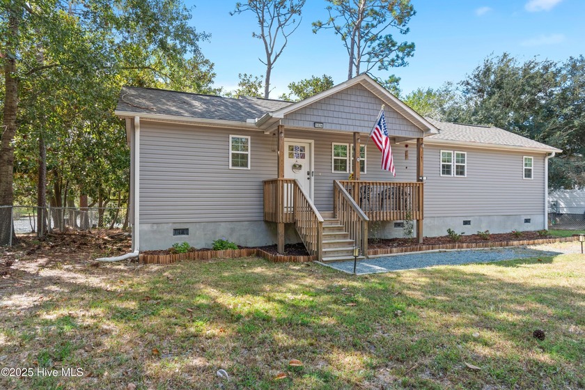 Motivated Seller! Bring us an offer! Welcome to your lakeside - Beach Home for sale in Southport, North Carolina on Beachhouse.com