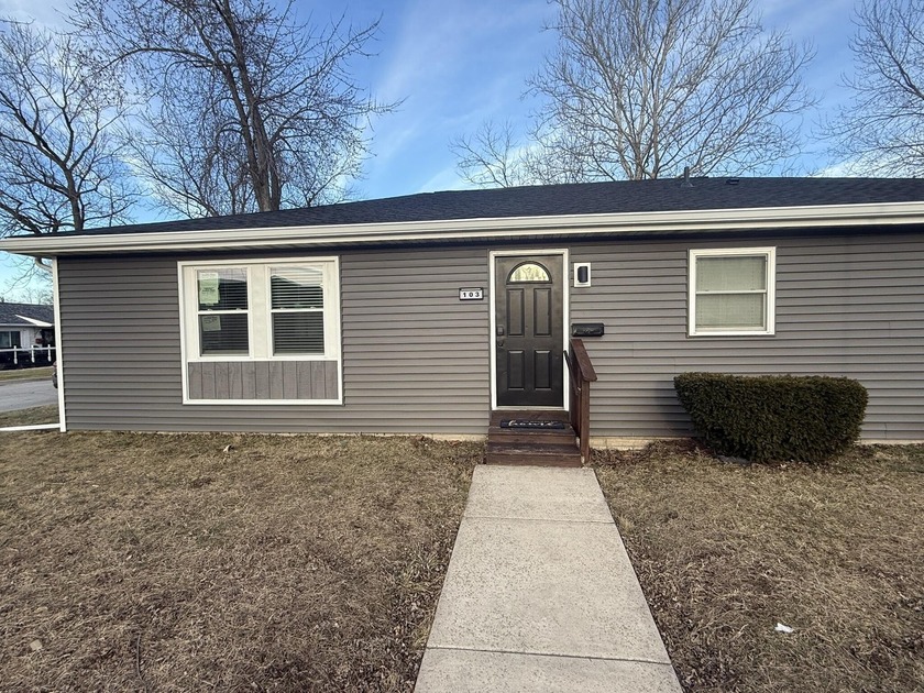 Step into this home at 103 Michigan Street, and be impressed - Beach Home for sale in Chesterton, Indiana on Beachhouse.com