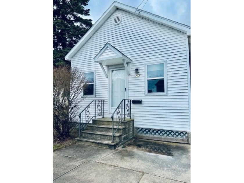 It's a Christmas Miracle!!  The perfect starter home, , or - Beach Home for sale in Alpena, Michigan on Beachhouse.com