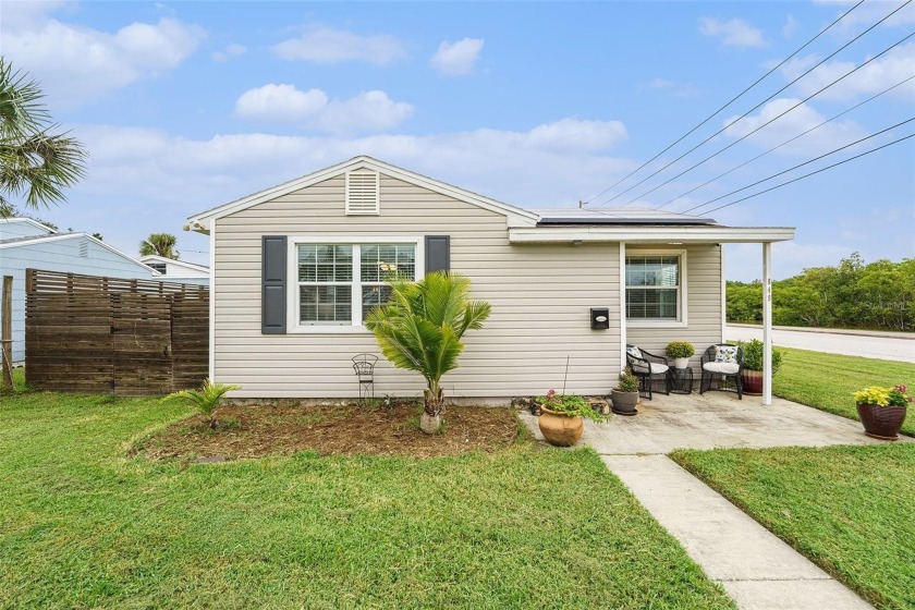 SELLER WILLING TO CONTRIBUTE toward buyer closing costs with an - Beach Home for sale in St. Petersburg, Florida on Beachhouse.com