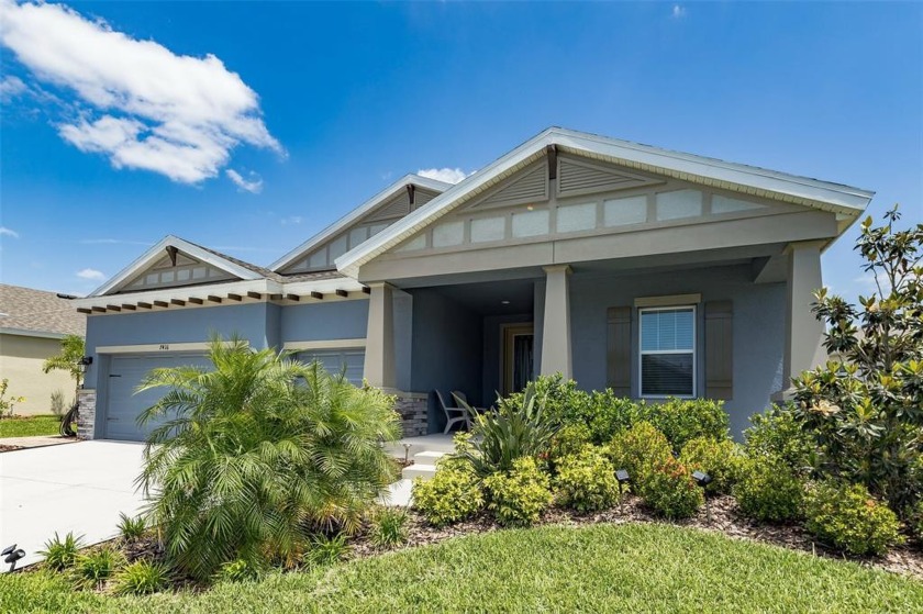 Welcome to this stunning 5 bedrooms, 3 full bathroom home. This - Beach Home for sale in Apollo Beach, Florida on Beachhouse.com