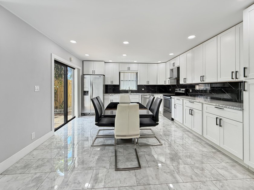 Wake up to soft natural light streaming through the windows as - Beach Townhome/Townhouse for sale in Boca Raton, Florida on Beachhouse.com