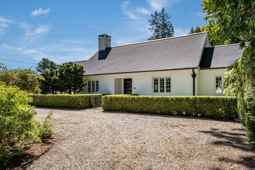 If you've been looking for the perfect, quintessential home in a - Beach Home for sale in Essex, Connecticut on Beachhouse.com