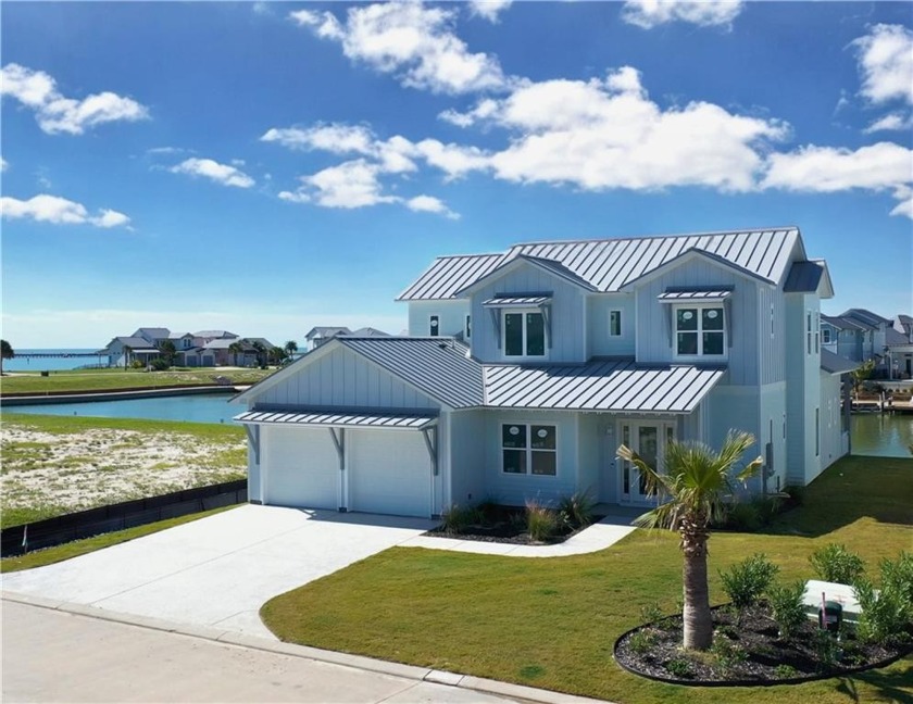 This luxurious 4-bed, 3.5-bath home is a meticulously designed - Beach Home for sale in Rockport, Texas on Beachhouse.com