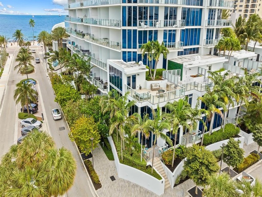Rarely available corner townhome at Paramount Residences with - Beach Condo for sale in Fort Lauderdale, Florida on Beachhouse.com