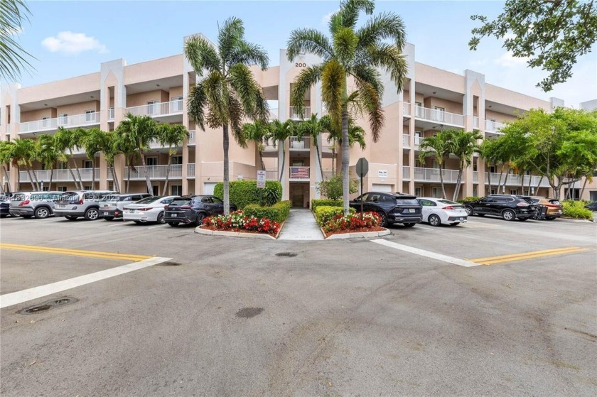 ONE OF THE NEWEST CONDOS IN THE COMPLEX | BUILT IN 1996 | - Beach Condo for sale in Sunrise, Florida on Beachhouse.com