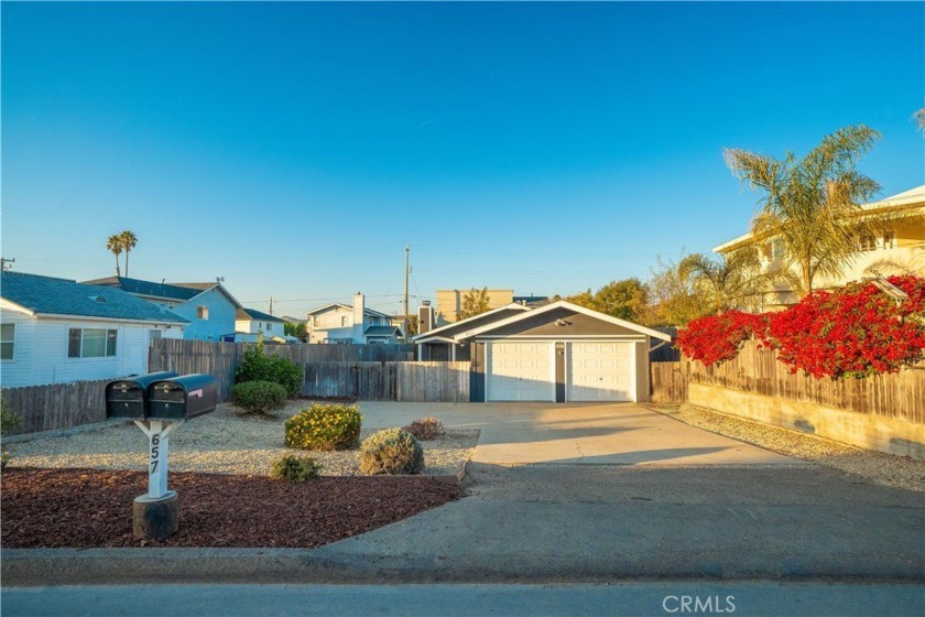 DUPLEX Opportunity! This well-maintained DUPLEX, located in a - Beach Townhome/Townhouse for sale in Grover Beach, California on Beachhouse.com