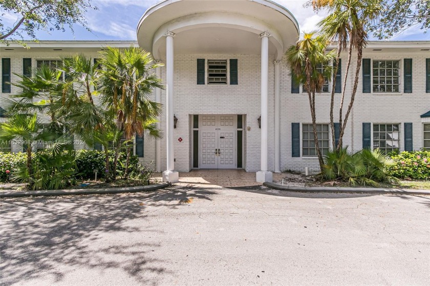 Experience the quintessential Florida lifestyle in this charming - Beach Condo for sale in Fort Lauderdale, Florida on Beachhouse.com