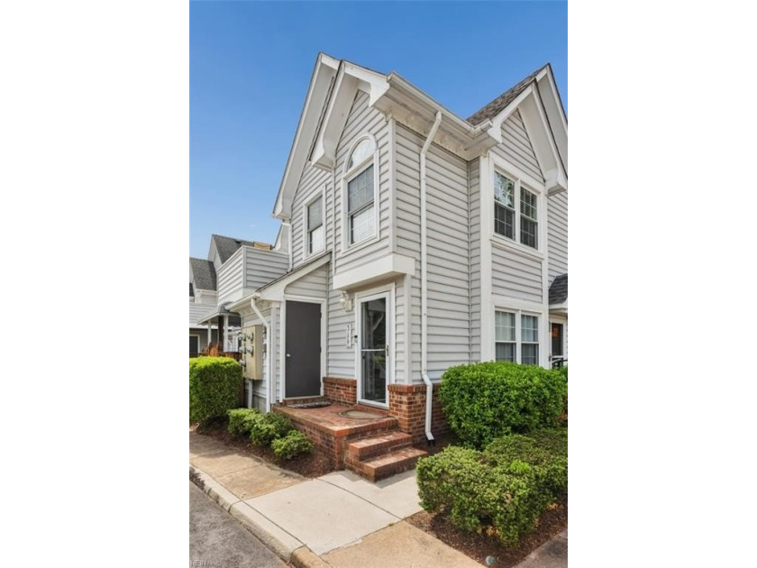 Welcome to this beautiful 2BR/2BA well maintained and updated - Beach Condo for sale in Chesapeake, Virginia on Beachhouse.com
