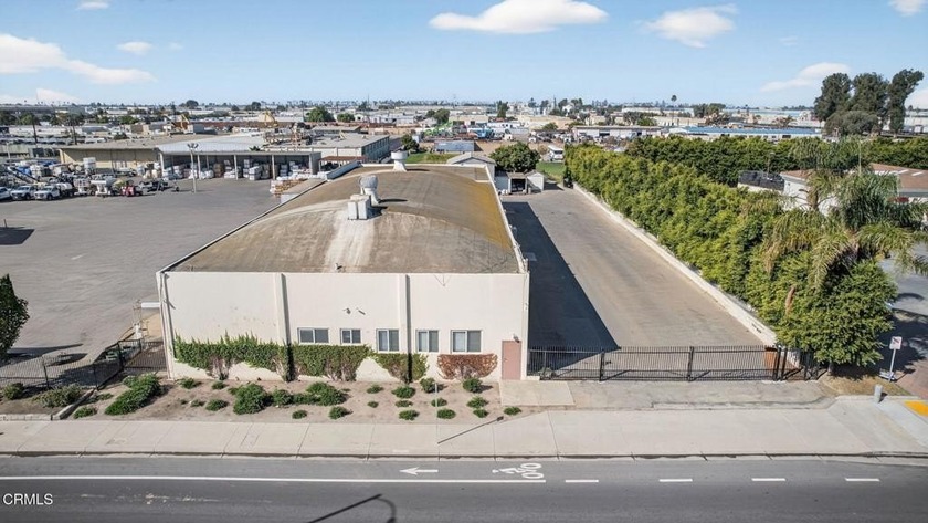 Prime M-2 zoned industrial property in the heart of Oxnard! This - Beach Commercial for sale in Oxnard, California on Beachhouse.com