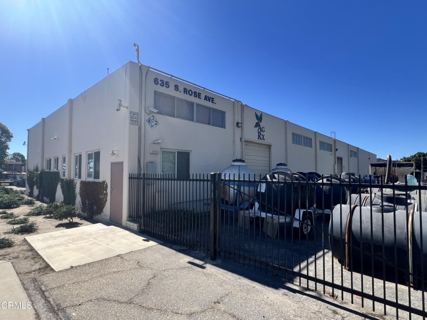 Prime M-2 zoned industrial property in the heart of Oxnard! This - Beach Commercial for sale in Oxnard, California on Beachhouse.com