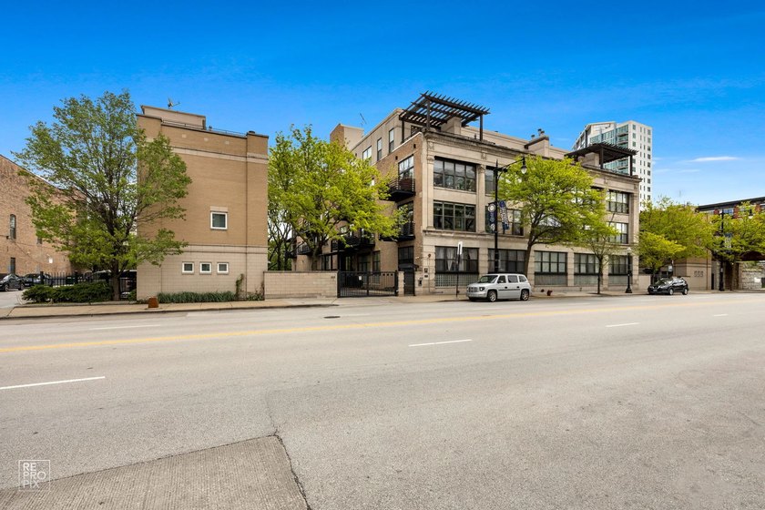 MULTIPLE OFFERS RECEIVED. PLEASE SUBMIT YOUR HIGHEST AND BEST - Beach Condo for sale in Chicago, Illinois on Beachhouse.com