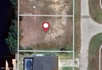 This Gulf access lot in Northwest Cape Coral offers quick access - Beach Lot for sale in Cape Coral, Florida on Beachhouse.com