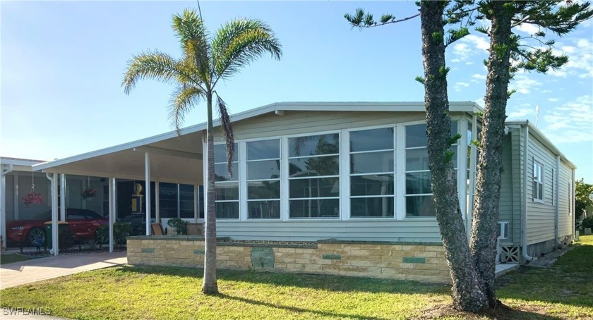 Offered turnkey, this 2bed/2bath home makes move in quick 'n - Beach Home for sale in Punta Gorda, Florida on Beachhouse.com