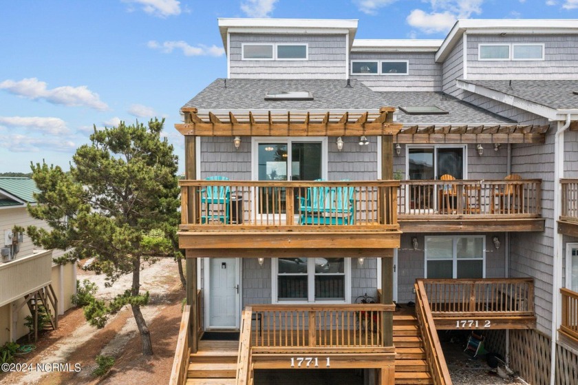 Welcome to your new beach retreat! This fully updated end unit - Beach Townhome/Townhouse for sale in North Topsail Beach, North Carolina on Beachhouse.com