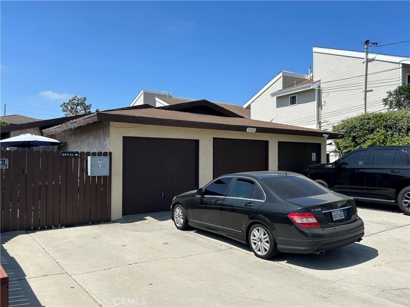 Great location, and owned by the same family for years. Drive by - Beach Townhome/Townhouse for sale in Redondo Beach, California on Beachhouse.com