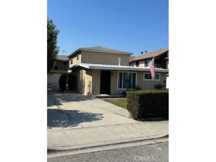 Here is a very nice 4 plex in a good area of North Redondo - Beach Townhome/Townhouse for sale in Redondo Beach, California on Beachhouse.com