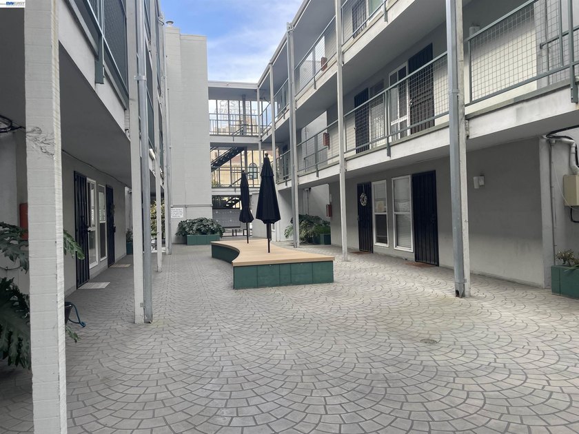 Welcome to this beautifully fully renovated condo in the heart - Beach Condo for sale in Oakland, California on Beachhouse.com