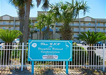 The Inn at Dauphin Island 104 Walk right out to Pools and - Beach Vacation Rentals in Dauphin Island, Alabama on Beachhouse.com