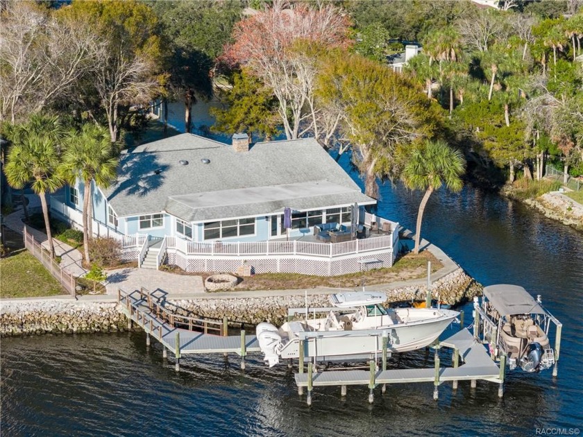 BRAND NEW ROOF 4/2024!!Nestled in the Riverhaven Village at the - Beach Home for sale in Homosassa, Florida on Beachhouse.com