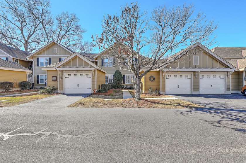 Meticulously maintained and move-in ready, this 3 bed/2 bath - Beach Condo for sale in North Charleston, South Carolina on Beachhouse.com