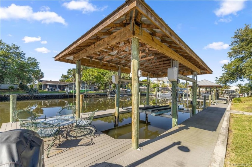 Substantial price reduction. Waterfront home, 3 bedroom, 2 and - Beach Home for sale in Crystal River, Florida on Beachhouse.com
