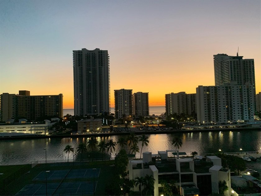 STUNNING PENTHOUSE CORNER UNIT!Rare wraparound patio with a - Beach Condo for sale in Hallandale Beach, Florida on Beachhouse.com