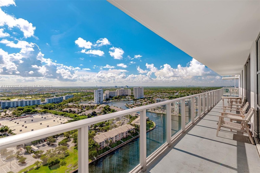 MOTIVATED SELLER - BRING OFFERS! SHORT-TERM RENTAL WITH HIGH - Beach Condo for sale in Hollywood, Florida on Beachhouse.com