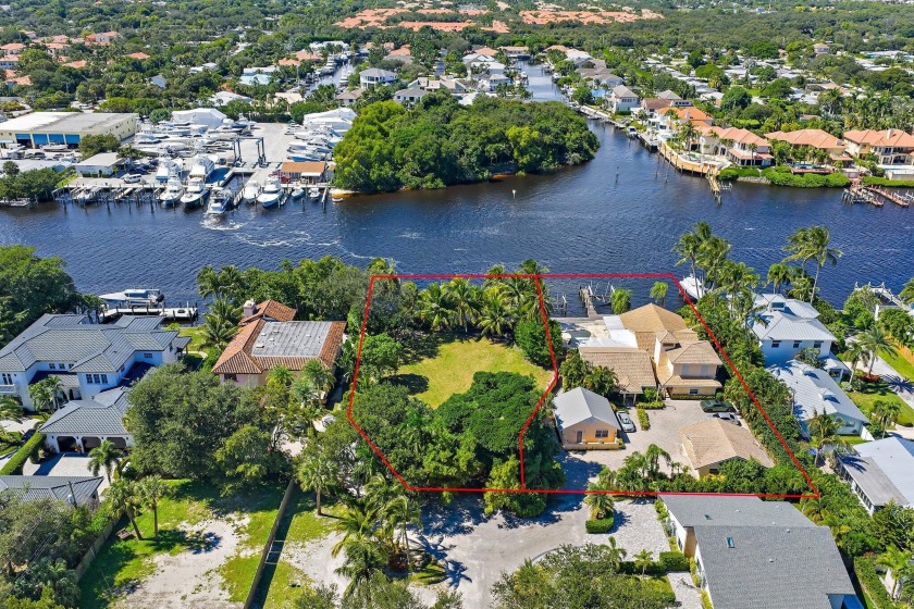Positioned at the end of a quiet, mature oak tree-lined - Beach Lot for sale in North Palm Beach, Florida on Beachhouse.com