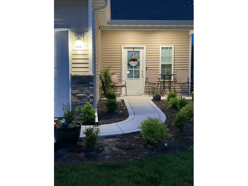 MAINTENANCE FREE LIVING. Well appointed ranch home. Newer build - Beach Townhome/Townhouse for sale in Porter, Indiana on Beachhouse.com