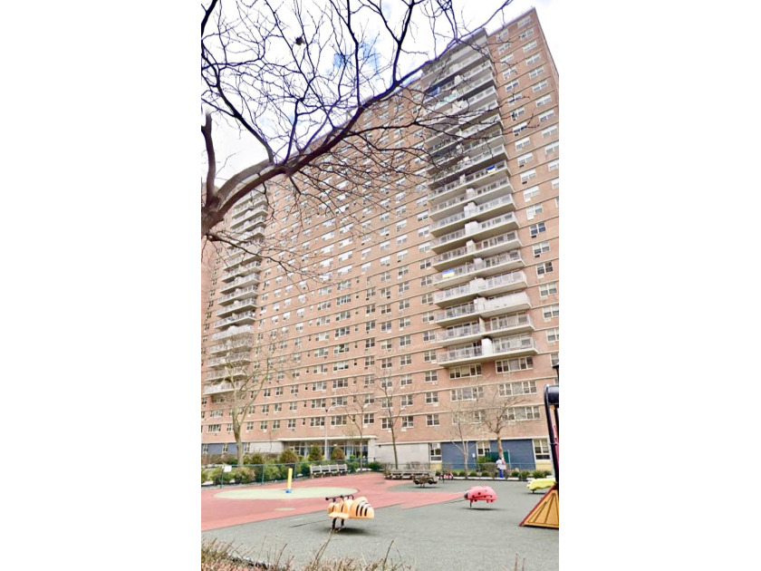 Welcome to this cozy one-bedroom, one-full-bath co-op in the - Beach Apartment for sale in Brooklyn, New York on Beachhouse.com