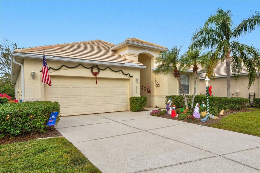 Discover your dream home in the heart of Lakewood Ranch, one of - Beach Home for sale in Lakewood Ranch, Florida on Beachhouse.com