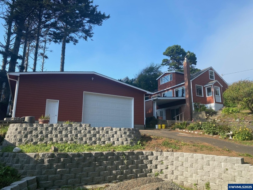 Seller will carry a possible contract at 3.5 percent. Oceanview - Beach Home for sale in Lincoln City, Oregon on Beachhouse.com