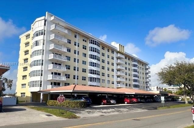Welcome to Country Club Towers, a peaceful and sought-after - Beach Condo for sale in Fort Lauderdale, Florida on Beachhouse.com