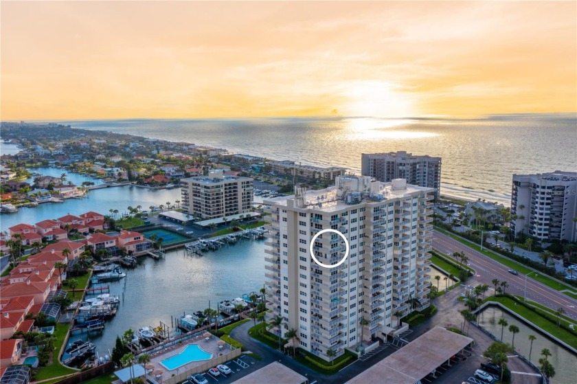 Amazingly Magnificent !! Enjoy BOTH Sunrise and Sunset panoramic - Beach Condo for sale in Clearwater, Florida on Beachhouse.com