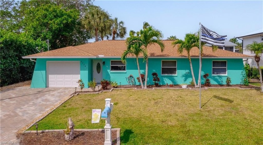Waterfront Gulf Access!! Situated on a wide quiet canal with - Beach Home for sale in Bonita Springs, Florida on Beachhouse.com
