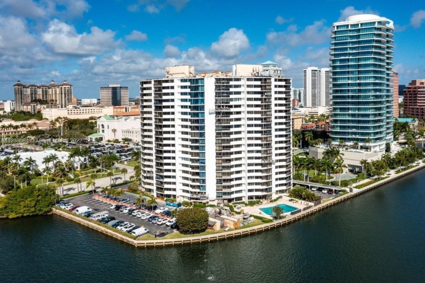 LOCATION, LOCATION, LOCATION! HIGHLY DESIRABLE *05* LINE IN - Beach Condo for sale in West  Palm  Beach, Florida on Beachhouse.com
