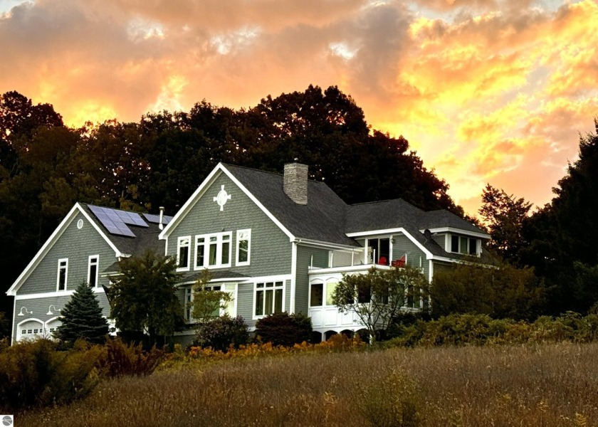 This is Old Mission Living at its best. This 5 bed, 3.5 bath, 5 - Beach Home for sale in Traverse City, Michigan on Beachhouse.com