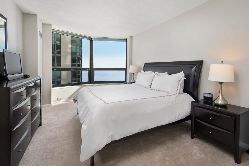 Luxury Apartment with Panoramic Views of Lake Michigan - Beach Vacation Rentals in Chicago, IL on Beachhouse.com
